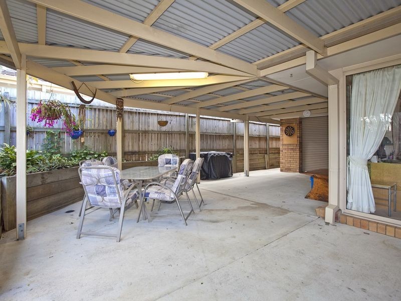 5 Macadamia Street, Wynnum West QLD 4178