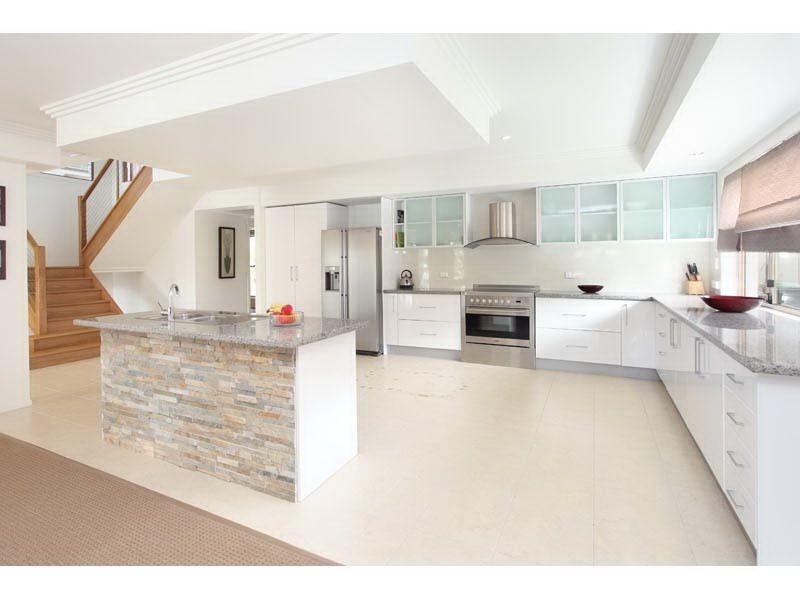 15 Bollard Court, Raby Bay QLD 4163