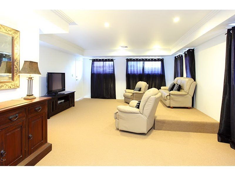 15 Bollard Court, Raby Bay QLD 4163