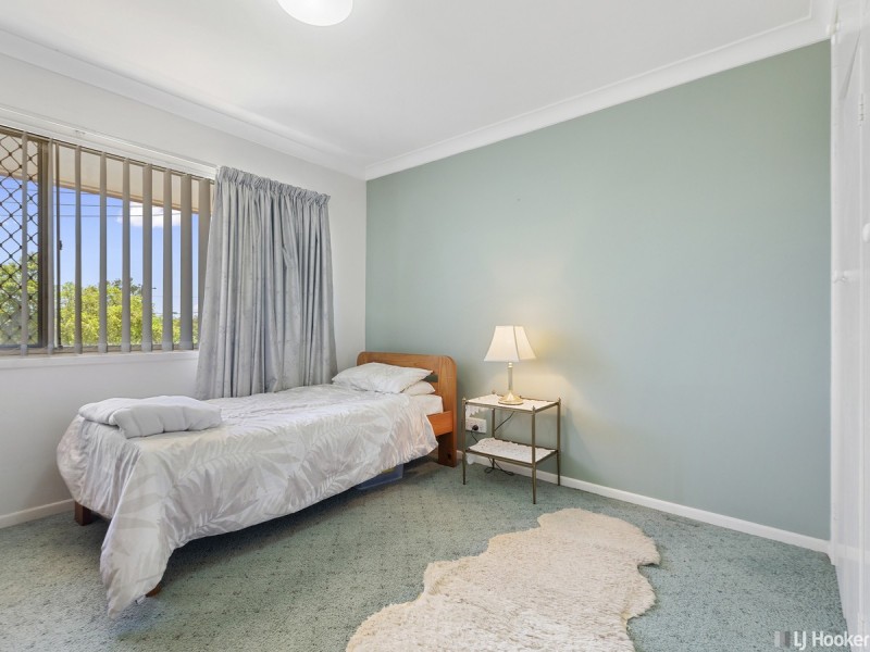 2 Cresthaven Drive, Mansfield QLD 4122