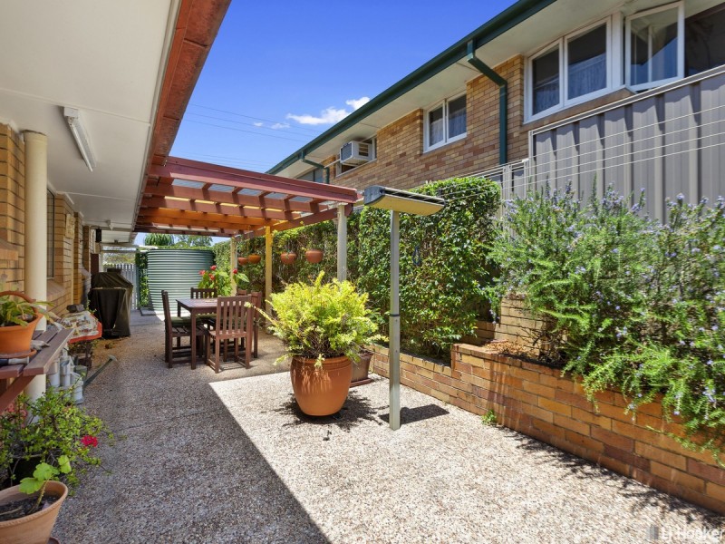 2 Cresthaven Drive, Mansfield QLD 4122