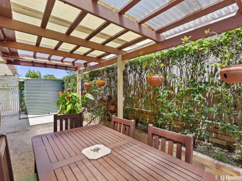 2 Cresthaven Drive, Mansfield QLD 4122