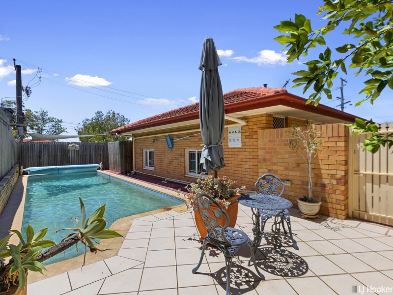 2 Cresthaven Drive, Mansfield QLD 4122