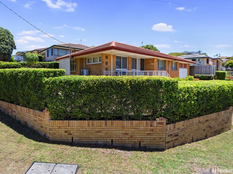 2 Cresthaven Drive, Mansfield QLD 4122