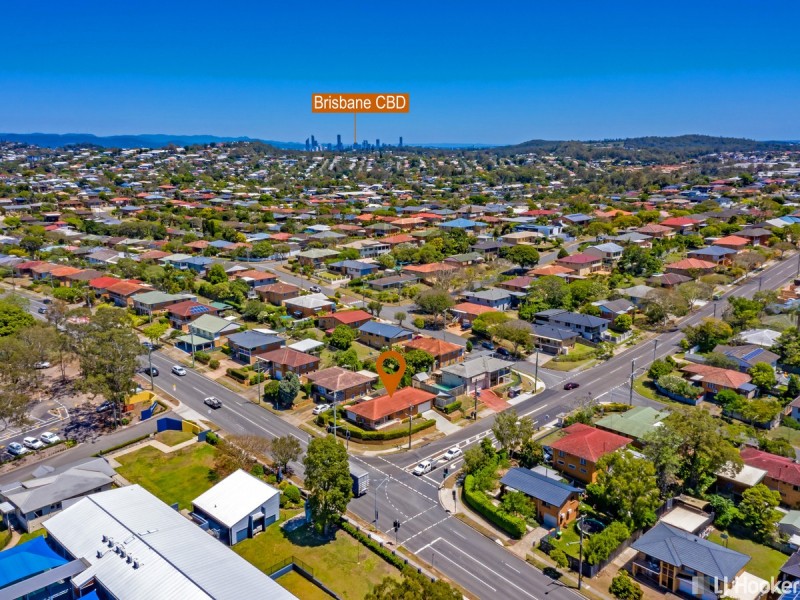 2 Cresthaven Drive, Mansfield QLD 4122