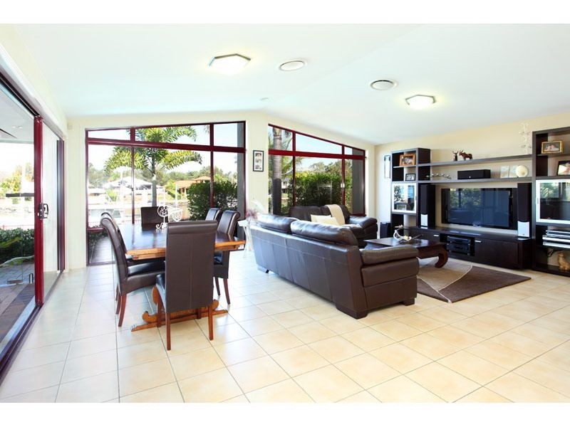 36 Cayman Crescent, Raby Bay QLD 4163