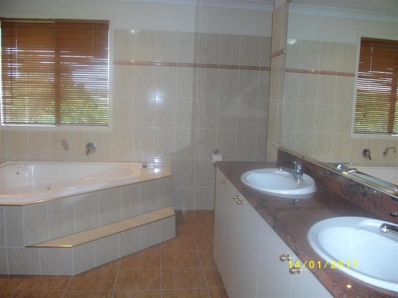 25 Thornlands Road, Thornlands QLD 4164