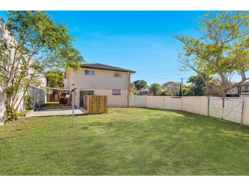 10 Clare Avenue, Wynnum West QLD 4178