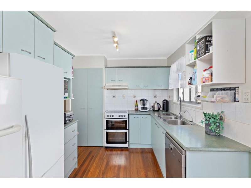 10 Clare Avenue, Wynnum West QLD 4178