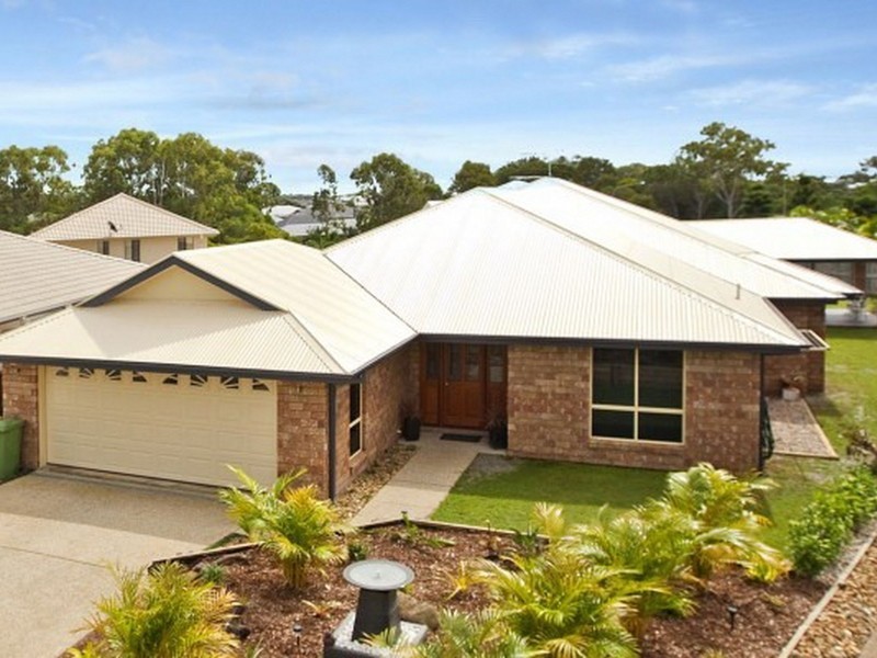 10 Ebony Crescent, Redland Bay QLD 4165