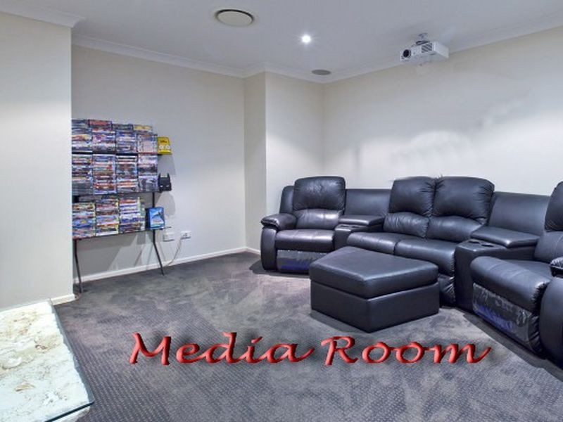 10 Ebony Crescent, Redland Bay QLD 4165