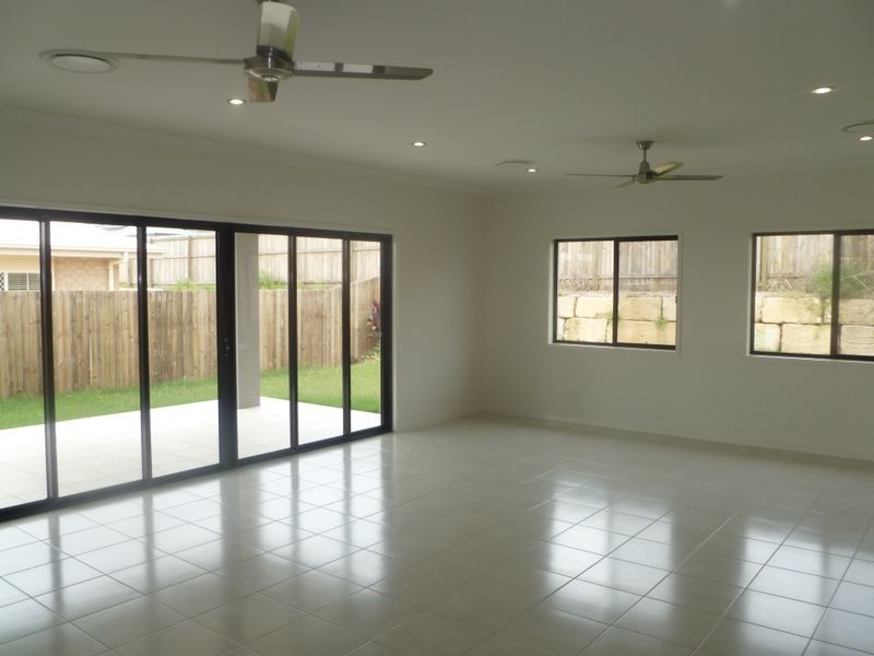 18 Valencia Springs Drive, Redland Bay QLD 4165