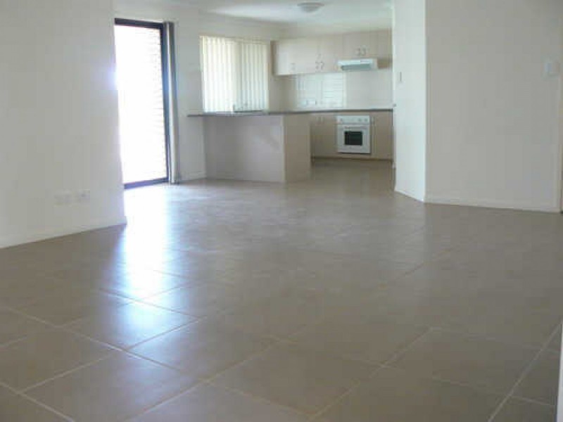 11 Lindeman Place, Redland Bay QLD 4165