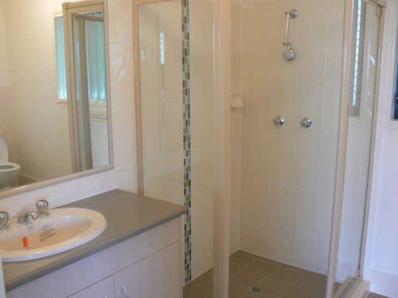 11 Lindeman Place, Redland Bay QLD 4165