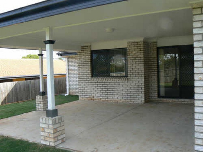 11 Lindeman Place, Redland Bay QLD 4165