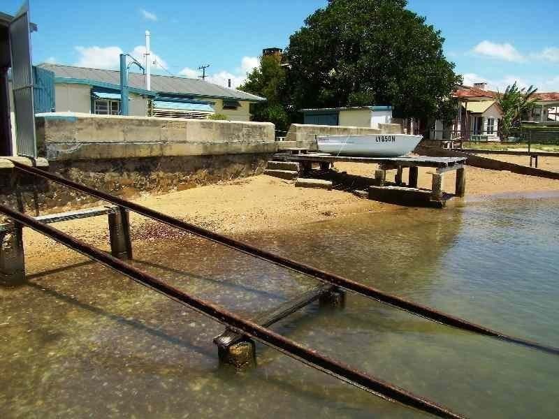 224 Shore Street North, Cleveland QLD 4163