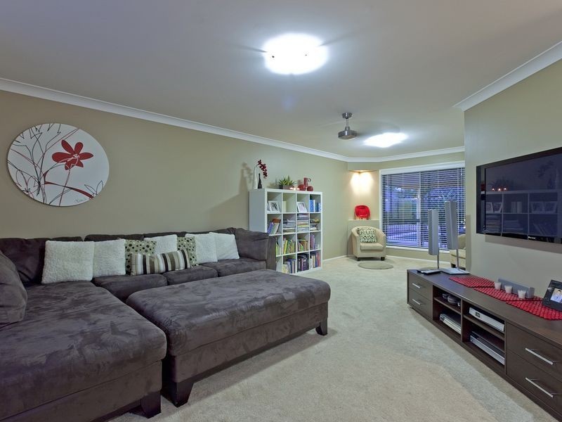 4 Veitch Close, Wellington Point QLD 4160