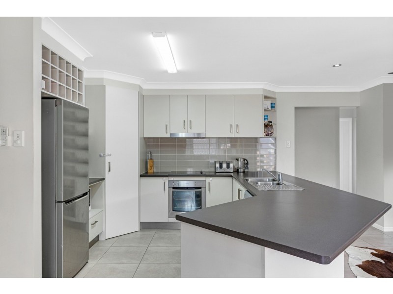 102 Brookvale Drive, Victoria Point QLD 4165
