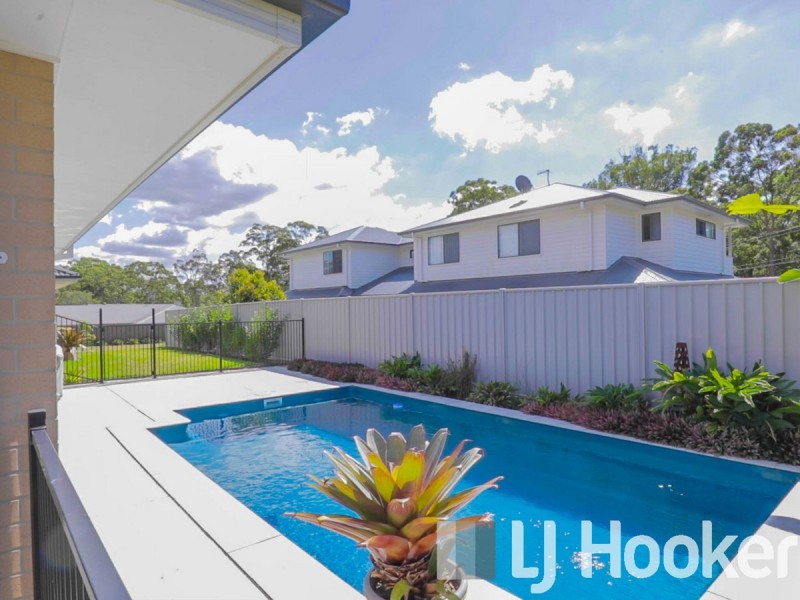 4 Vanstone Way, Redland Bay QLD 4165