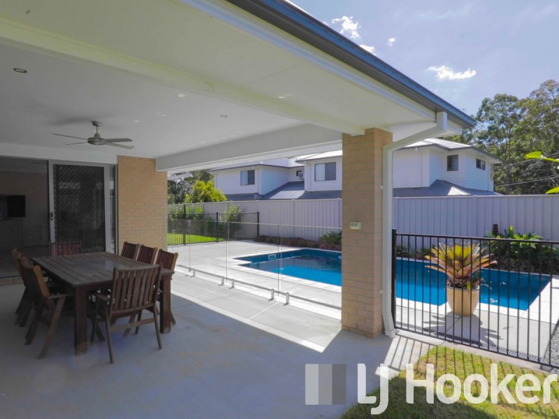 4 Vanstone Way, Redland Bay QLD 4165