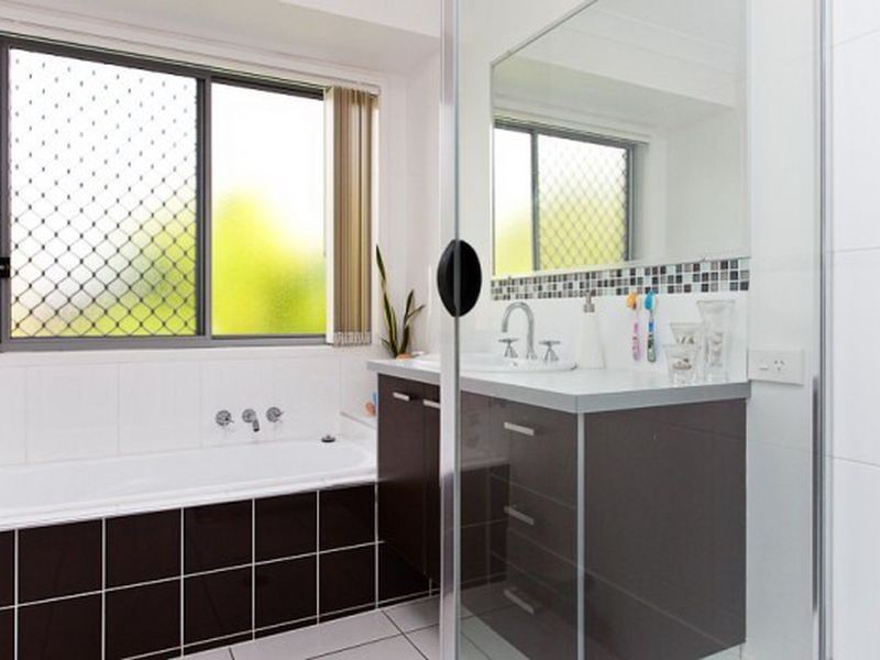 14 Whitsunday Place, Redland Bay QLD 4165