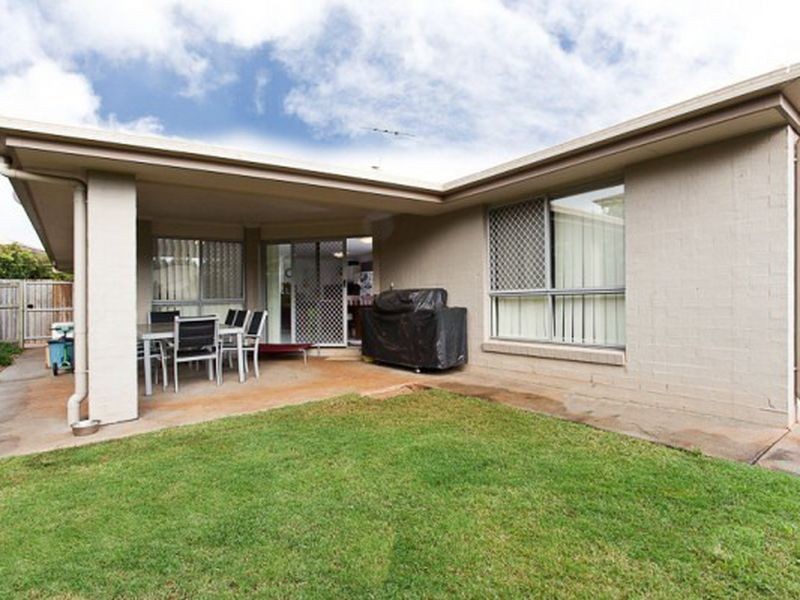 14 Whitsunday Place, Redland Bay QLD 4165