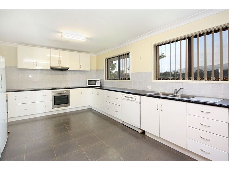 106 Giles Road, Redland Bay QLD 4165