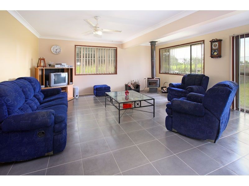 106 Giles Road, Redland Bay QLD 4165