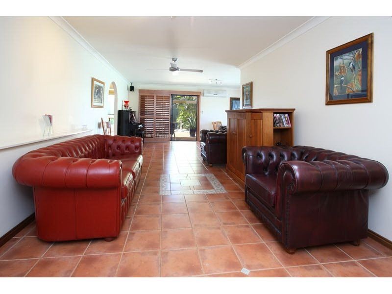 101 Island Street, Cleveland QLD 4163