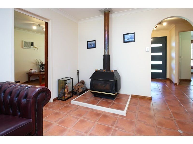 101 Island Street, Cleveland QLD 4163