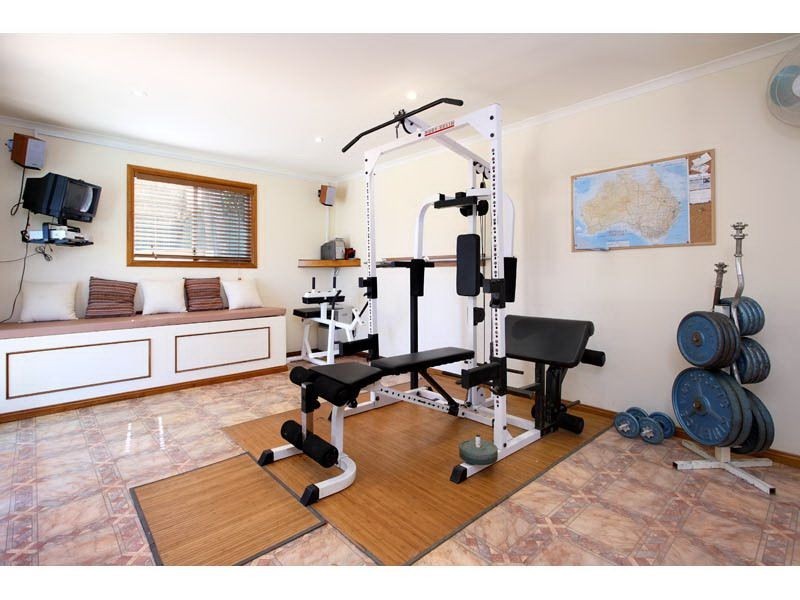 101 Island Street, Cleveland QLD 4163