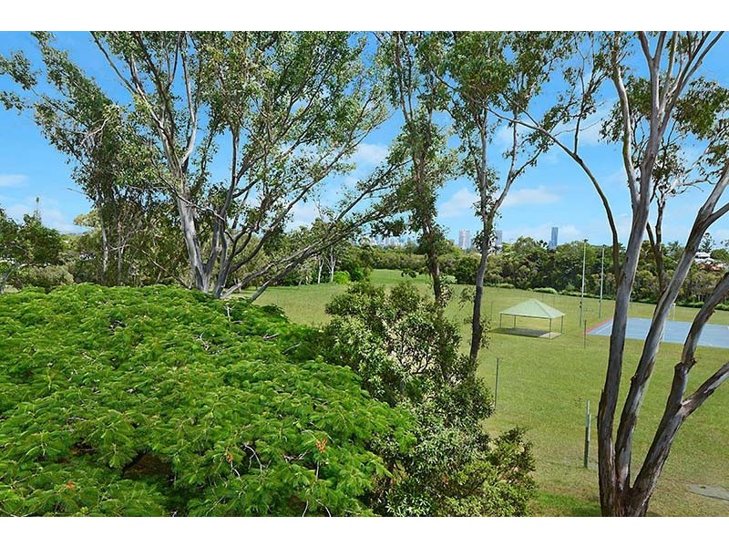 4/46 Robinson Street, Coorparoo QLD 4151