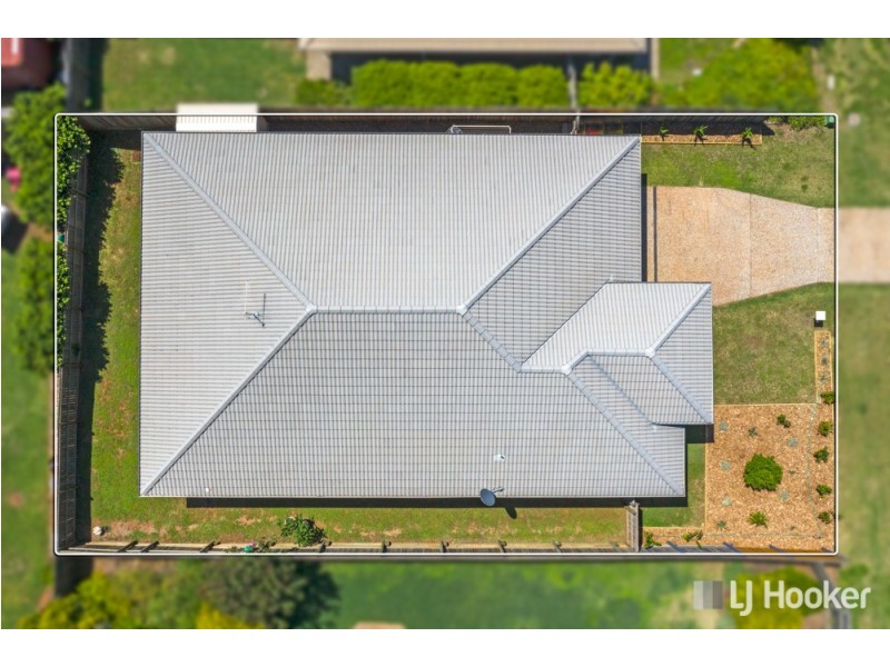 101 Bankswood Drive, Redland Bay QLD 4165