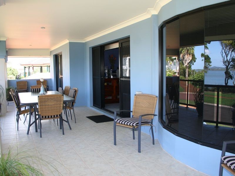 19 The Boulevard, Redland Bay QLD 4165