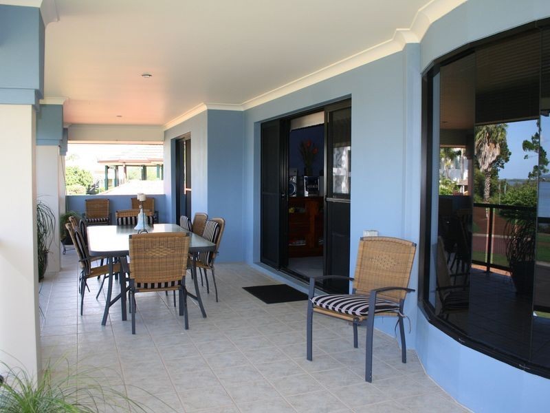 19 The Boulevard, Redland Bay QLD 4165