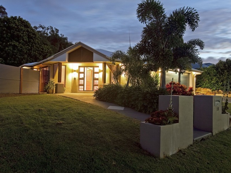 18 Trafalgar Vale Avenue, Wellington Point QLD 4160