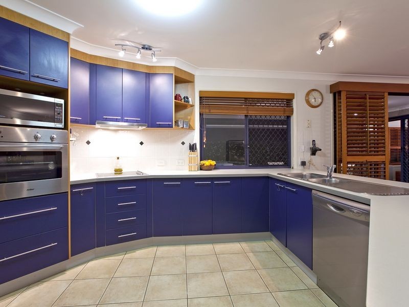 18 Trafalgar Vale Avenue, Wellington Point QLD 4160
