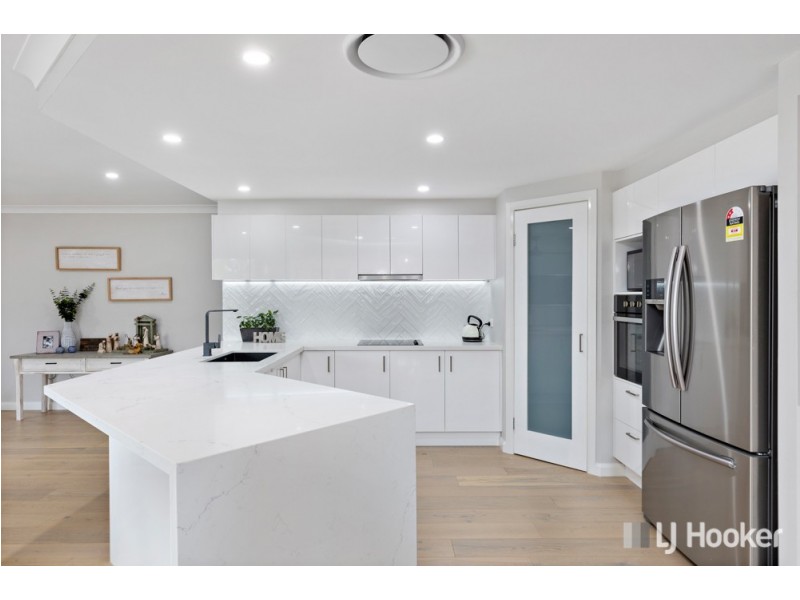 21 Manor Drive, Wellington Point QLD 4160