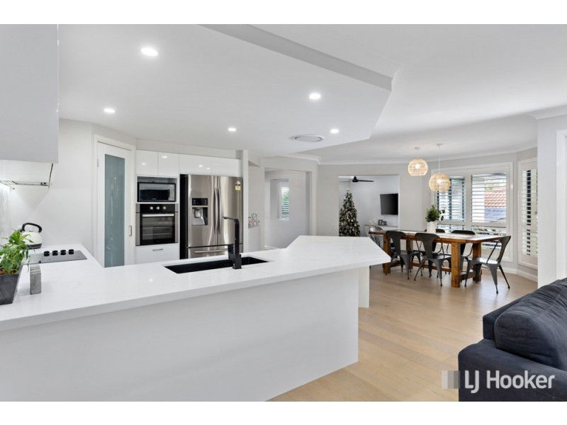 21 Manor Drive, Wellington Point QLD 4160