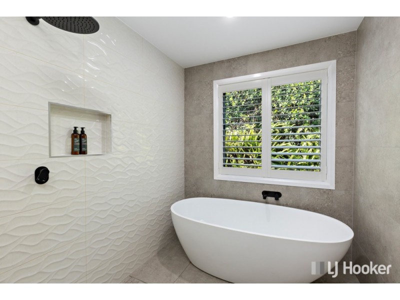 21 Manor Drive, Wellington Point QLD 4160