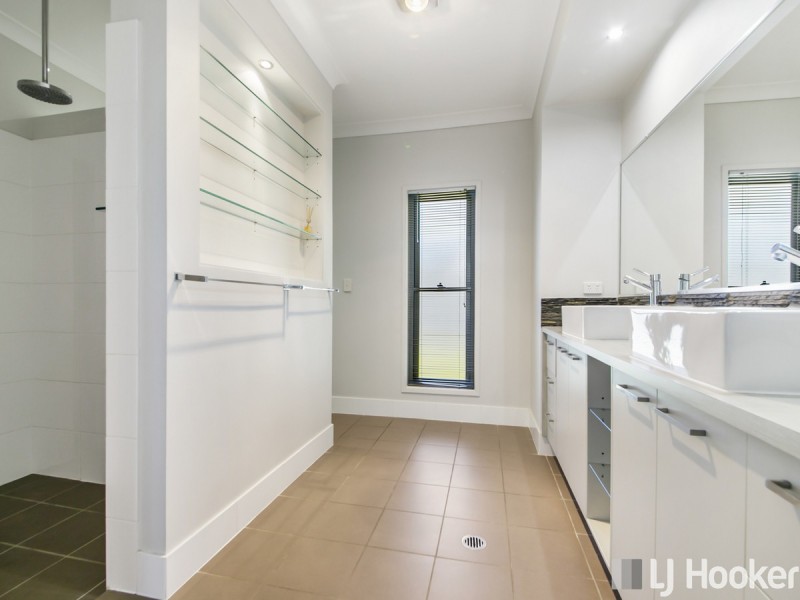 13 Aspen Place, Redland Bay QLD 4165