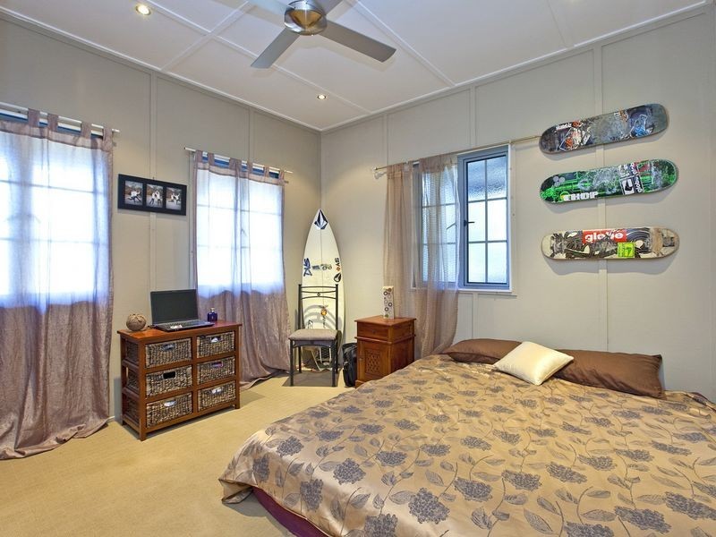 18 Starkey Street, Wellington Point QLD 4160