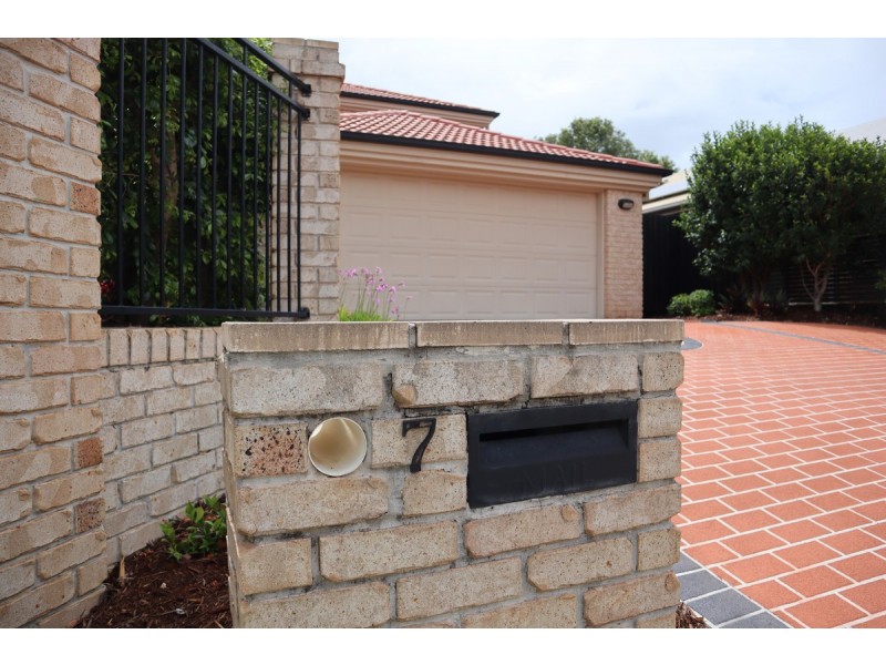 7 Amelia Place, Cleveland QLD 4163