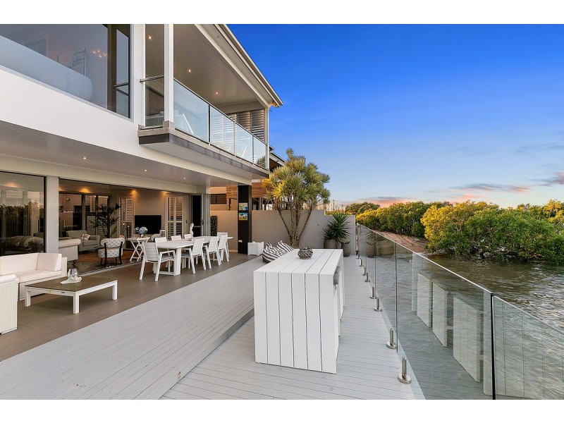 171 Shore Street North, Cleveland QLD 4163