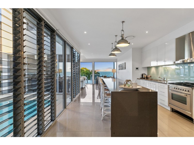 171 Shore Street North, Cleveland QLD 4163