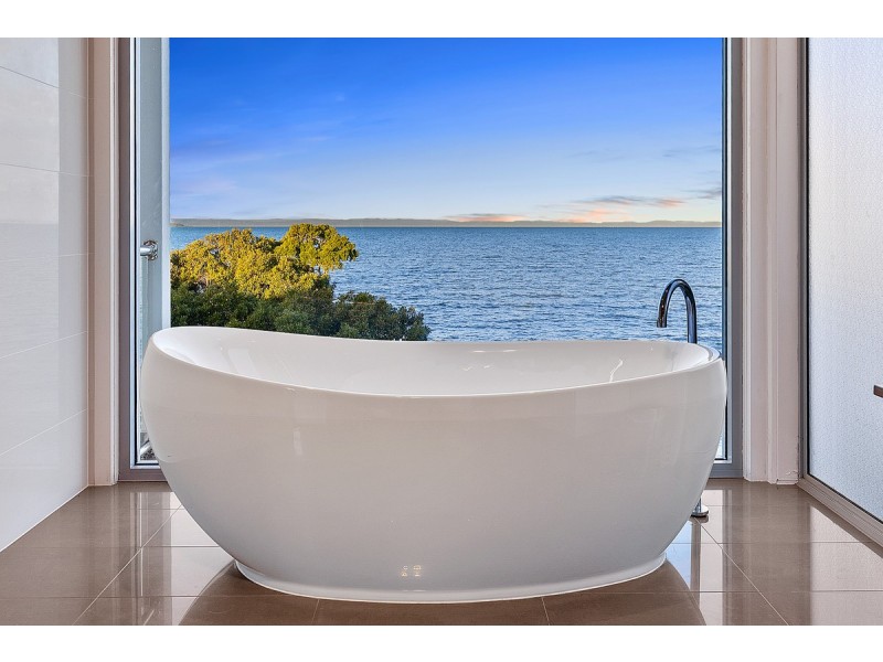 171 Shore Street North, Cleveland QLD 4163