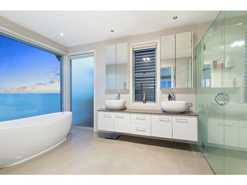 171 Shore Street North, Cleveland QLD 4163