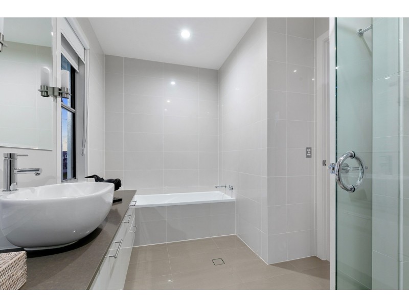 171 Shore Street North, Cleveland QLD 4163