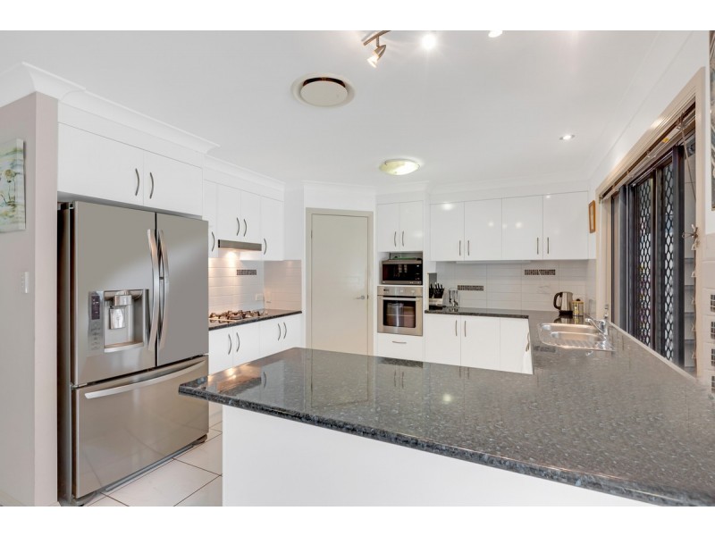 7 Poynter Street, Redland Bay QLD 4165