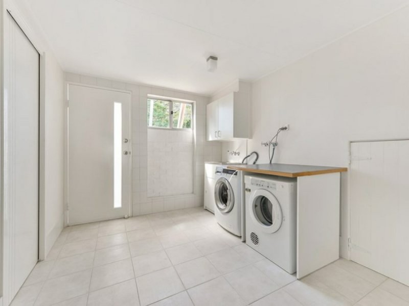 35 Bates Drive, Birkdale QLD 4159